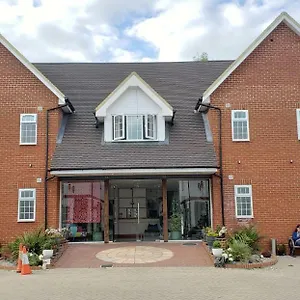 https://stansted-airport-lodge.cambridgehotelsuk.com